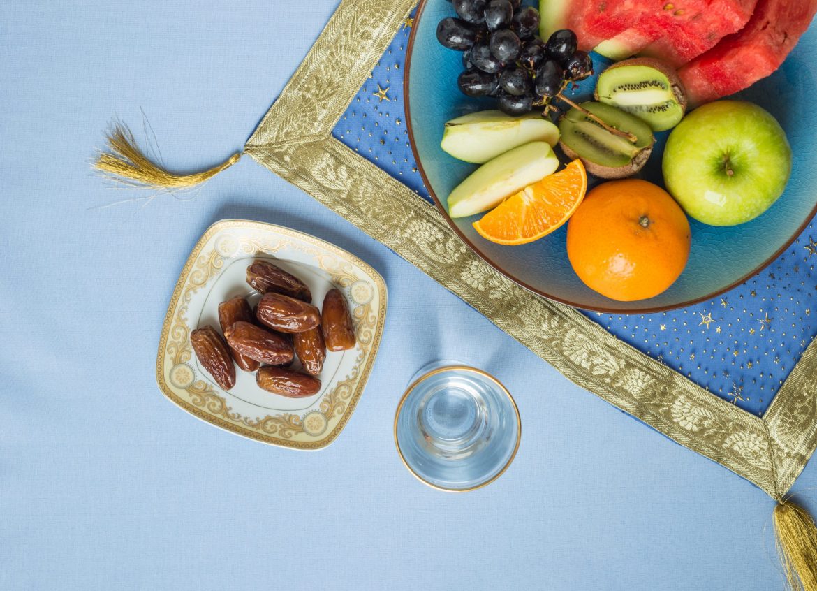 Healthy Drinks and Foods to take during Ramadan Healthy Drinks and Foods to take during Ramadan