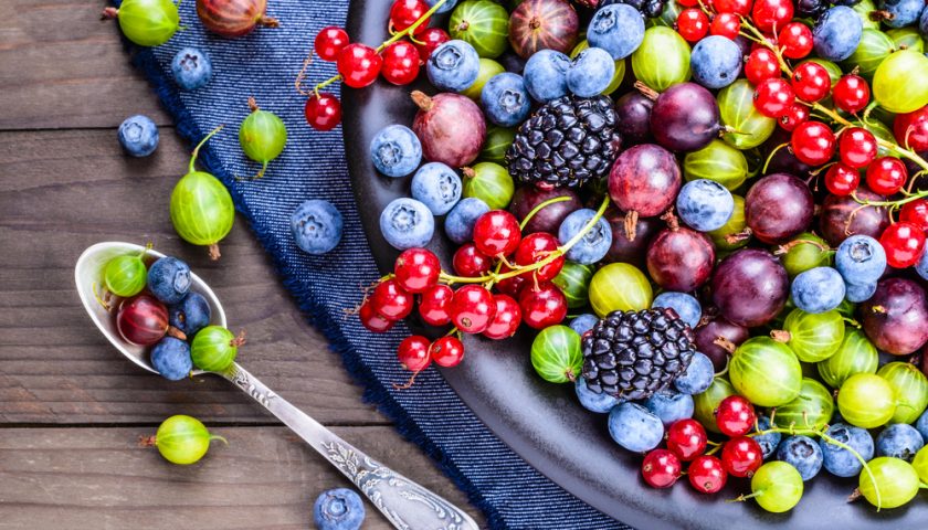 add antioxidants foods to your diet for increasing blood oxygen saturation