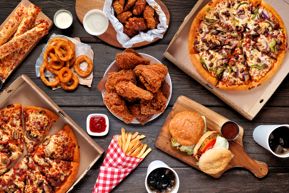 Disadvantages of Fast Food - The Other Side of the Highly-Advertised Food  Options - Healthwire