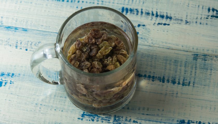 raisin-water-benefits