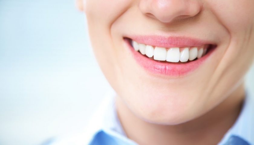 How to Whiten Teeth Naturally
